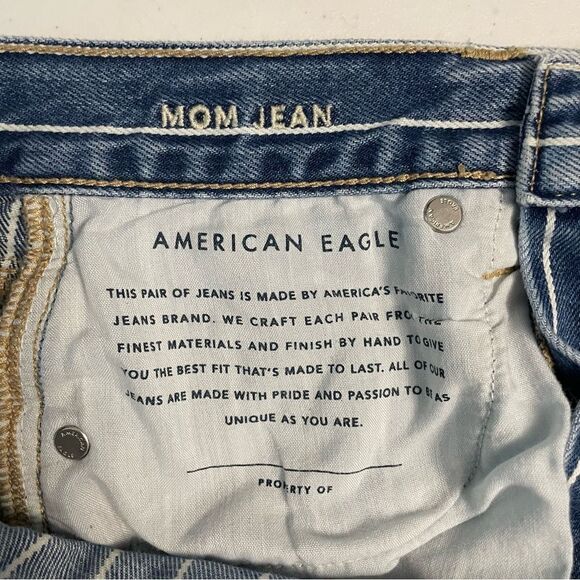 AMERICAN EAGLE OUTFITTERS blue vertical stripe Mom Jeans high rise sz 2 Regular - Picture 4 of 7